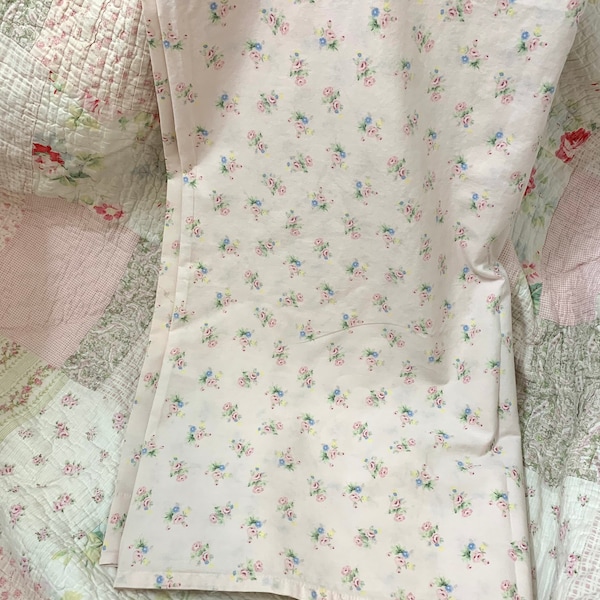 Kids girl flat sheet, floral twin bed linen, sheet by pottery barn kids , shabby chic bedding , organic cotton sheet,roses spring sheet