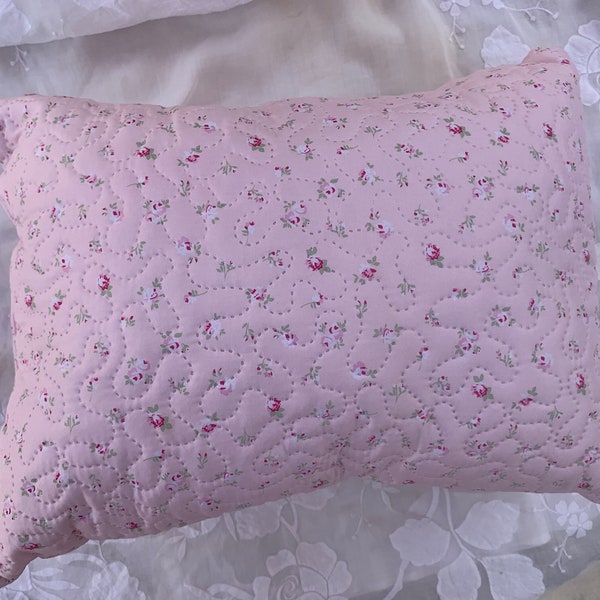 Simply shabby chic by Rachel Ashwel decorative trow pillow , quilted , pink tiny roses 12” x 16”, shabby chic home decor , farm bedding