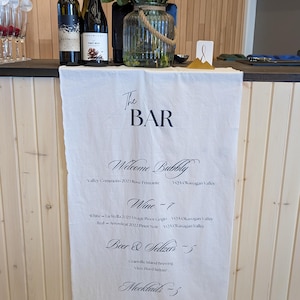 The Bar ~ Anpassbares Stoffschild | Willkommen Sekt, Wein, Bier, Mocktails | Fabric Bar Menü | HTV | 100% Baumwolle | Hochzeitsschild