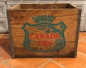Authentic Vintage 1950 39 s -1960 39 s World Famous Canada Dry Beverages Green White Logo Wood Bottle Soda Crate Box