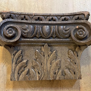 Authentic Vintage Early 1900's Ornate Oak Wood Flat Back Column Capital From Chicago Bungalow - Scrolling Design & Leaf Relief Images