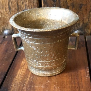 Vintage 1930&#39;s Bronze Mortar - Marked on Bottom E&L Fireman&#39;s Insurance Chicago With Image of Fireman&#39;s Hat and Equipment - Original Patina.