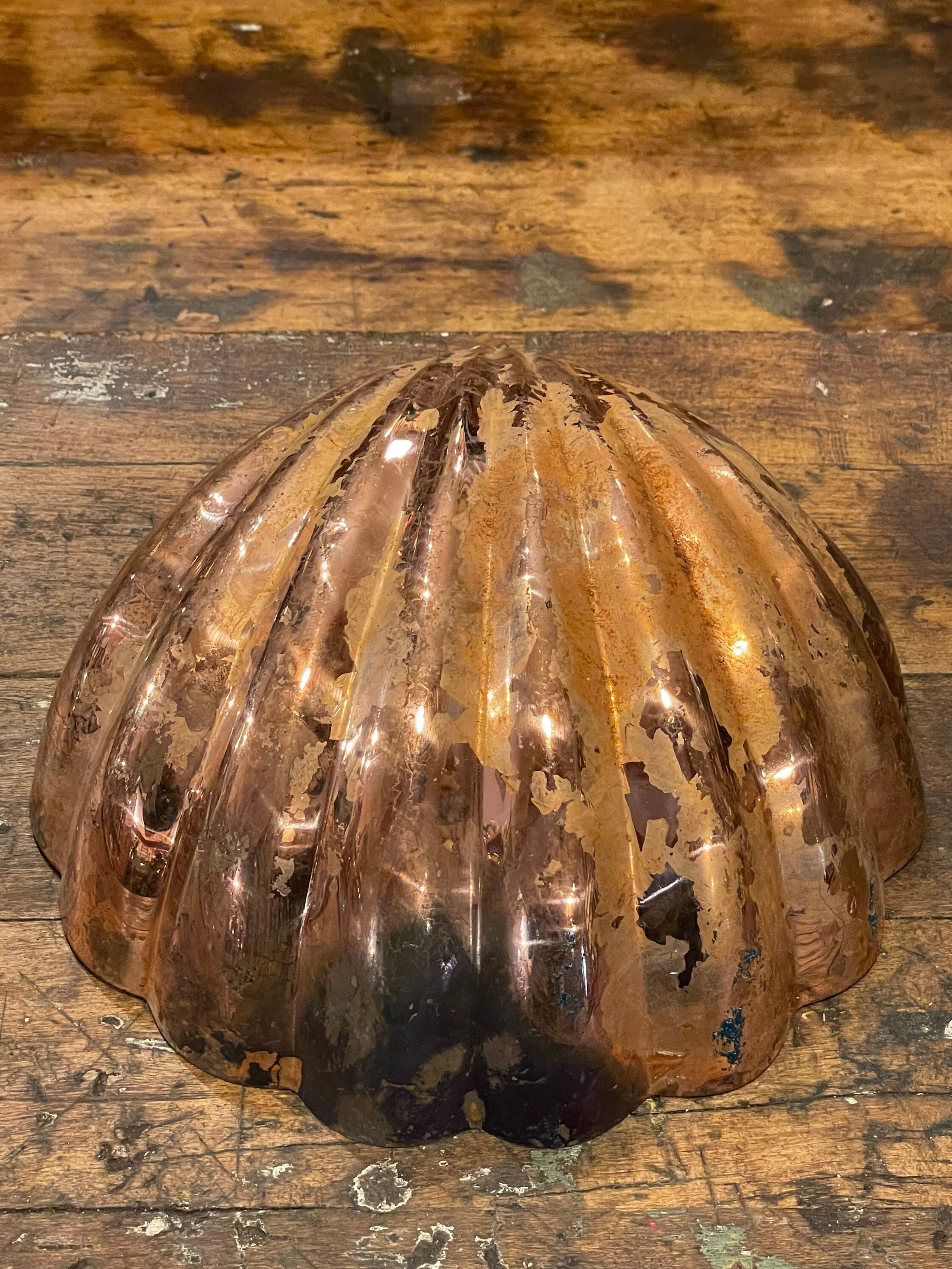 Authentic Vintage 1950's Clam Shell Image Shaped Tin Lined