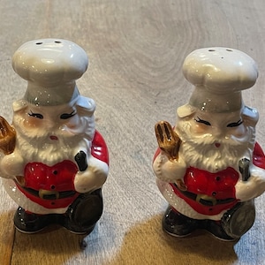 Authentic Vintage 1960&#39;s Made in Japan Hand Painted Ceramic Santa Claus Chef Figures Holding Wood Fork & Cook Pot Salt and Pepper Shakers