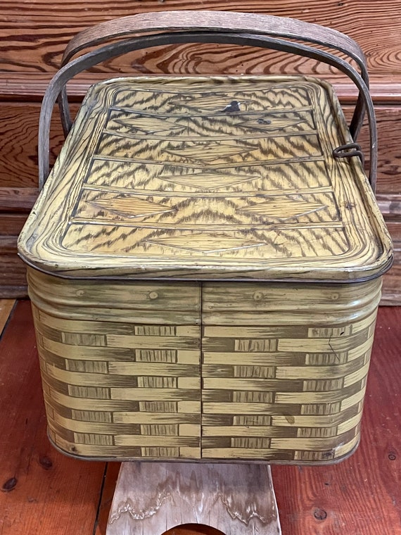 Authentic Vintage 1940's 1950's Tin Picnic Basket W… Gem