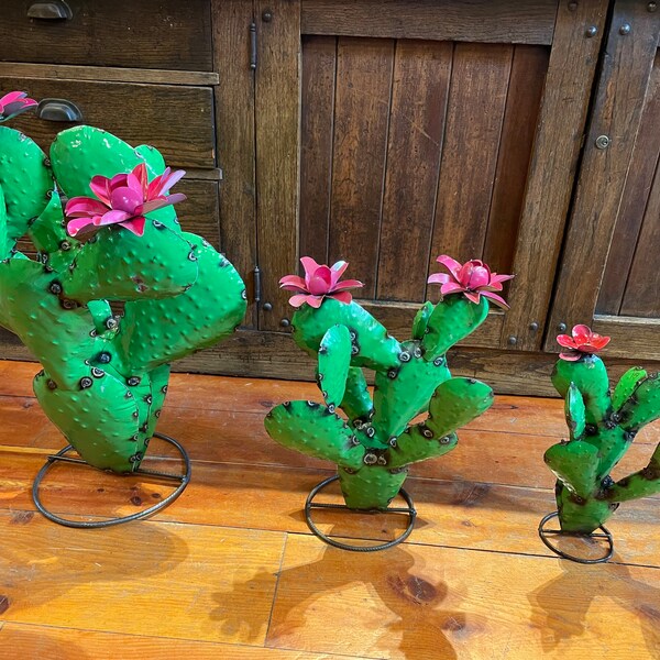 Metal Cactus Yard Art Buy Online Etsy