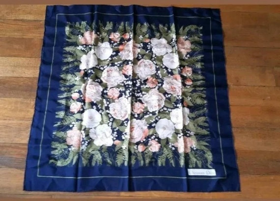 Scarf dior