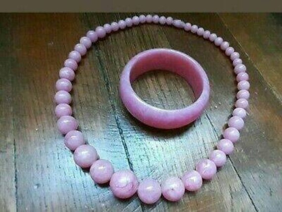Bakelite necklace + bangke