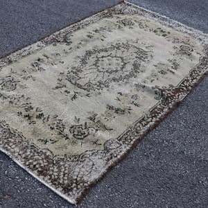 Floral rug, Vintage rustic rug, Living room rug, 3.8 x 6.8 Medium size rug, Anatolian rug, Nomadic rug, Bedroom rug,  Carpet SR3269