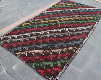 Turkish kilim rug, Vintage kilim rug, Unique Embroidery kilim rug, 5.1 x 9.4 ft, Aztec Rug, Area Rug, Bohemian Rug, Rustic kilim, SR2527