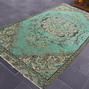 Türkischer grüner Teppich, Teppich, handgefertigter Vintage-Teppich, Boho-Wohndekoration, rustikales Dekor, Boho-Teppich, Stammesteppich, Wollteppich, 4,3 x 8,2 ft SRD0063