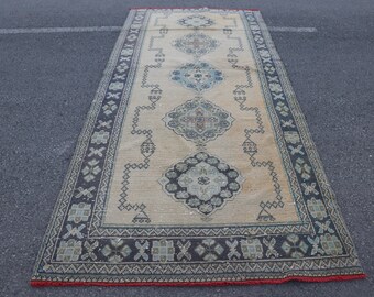 トルコの色あせたラグ、ヴィンテージ ランナー ラグ、ハンドメイド