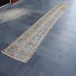 Turkish runner rug, Hallway rug, Vintage rug, Handmade rug, Bohemian rug, Oushak rug, Wool rug, Home decor, Boho decor, 1.7 x 12.8 SRD2483