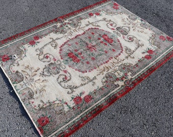 Turkish floral area rug, Vintage rug, Handmade rug, Oushak rug, Area rug, Bohemian rug, Bedroom rug, Kitchen decor, Rug 3.9 x 5.4 SR9675