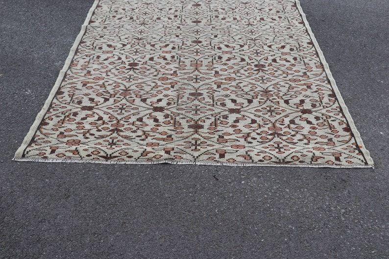 flowery pattern vintage rug turkish rug 5.4 x 8.7 ft wool rug boho rug kitchen rug decorative rug area rug floor rug Carpet No 4087