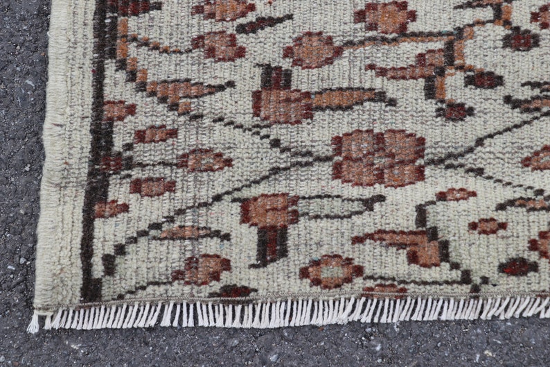 flowery pattern vintage rug turkish rug 5.4 x 8.7 ft wool rug boho rug kitchen rug decorative rug area rug floor rug Carpet No 4087