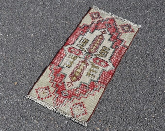 Vintage rug, Small rug, Turkish wool rug, Oriental rug, Handmade rug, Oushak rug, Bohemian rug, Red Doormat, Carpet 1.2 x 2.7 Ft SR8242