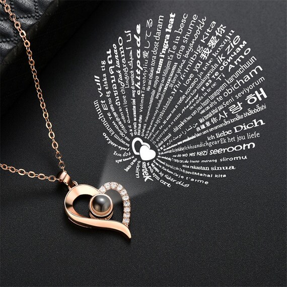 heart pendant projection necklace