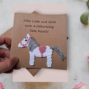 Biglietto cavallo personalizzato, biglietto di congratulazioni con cavallo bianco, biglietto di compleanno per bambini e cavalieri con applicazione rimovibile