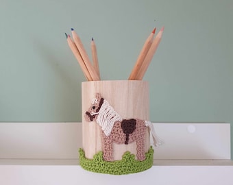 Pferde Haflinger Stiftehalter für Kinder - Holzbecher mit süßem Pferdemotiv - Geschenk für Reiterinnen
