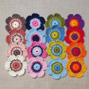 Crochet flower 4-colored 6 cm in desired color - floral crochet appliqués