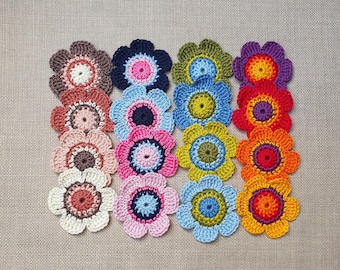 Colorful crochet flowers 6 cm – appliqués in your desired color – perfect for DIY projects and as decoration on bags, clothing, and school cones