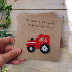 Biglietto di auguri con trattore per il compleanno dei bambini, la festa del papà e dei conducenti di trattori