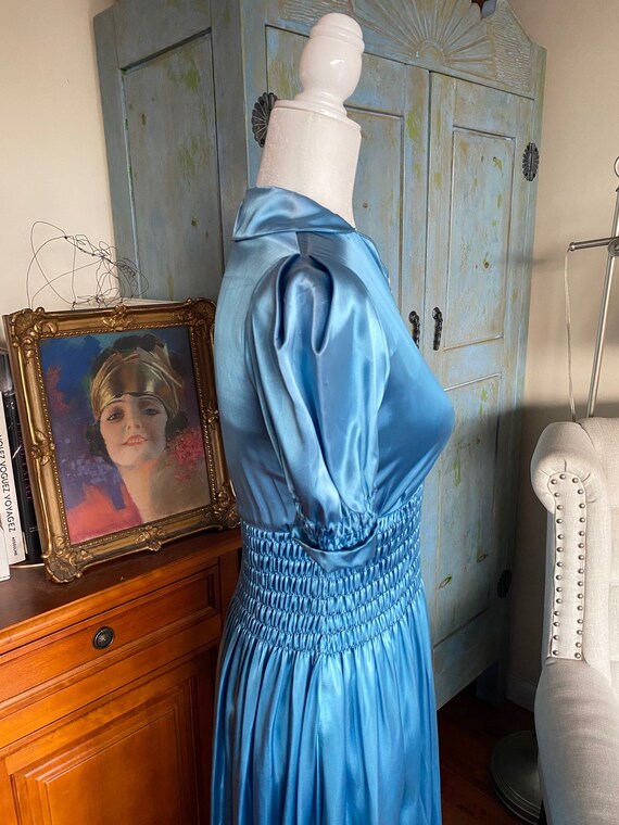 A vintage 1930s dressing gown fit for Cinderella! - image 6