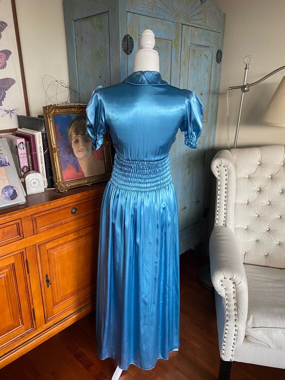 A vintage 1930s dressing gown fit for Cinderella! - image 5