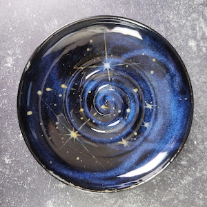 Ceramic Whisker Fatigue Cat Bowl: Hand-Glazed Cosmic Galaxy Dish, MTO Bild 2