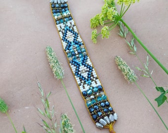 ネイティブアメリカンのビーズブレスレット。アメリカインディアン