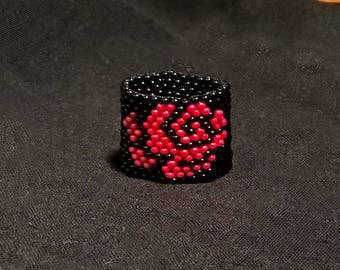 Beaded Ring with Red Roses on Black Background Ring, Peyote Stitch Ring, Beaded Black Peyote Ring, Roses Jewelry, Velvet Rose Beaded Ring