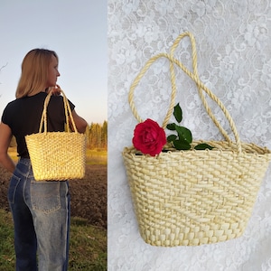 Hand Woven Natural Corn Husk Beach Bag, French Basket, Boho Chic Basket, Market Bag, Summer Shoulder Bag, Vacation Straw Tote Corn Husk Bun