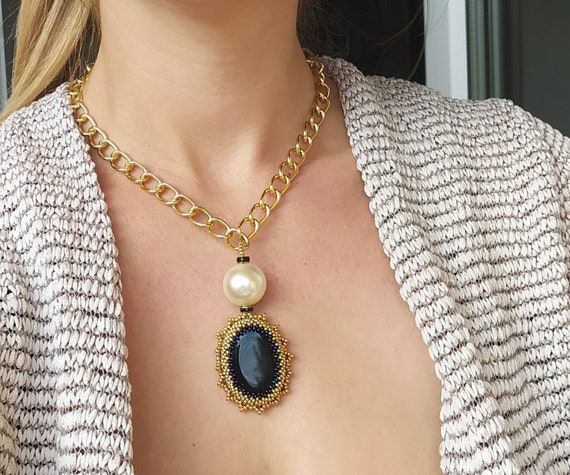 Chunky Gold Necklaces Are Fall's Biggest Jewelry Trend