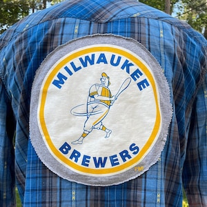 Dip-bleached Milwaukee Brewers 100% Cotton Long Sleeved Shirt Men’s XL