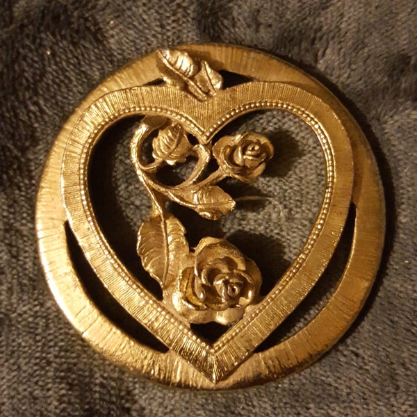 Vintage  Stylebuilt Gold Rose in a Heart  Round Emblem  Made in USA
