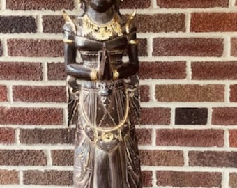 Große hinduistische Göttin 3,5 'Holz geschnitzte Figur; 42 ”Indonesischer Import; 24 Karat Gold