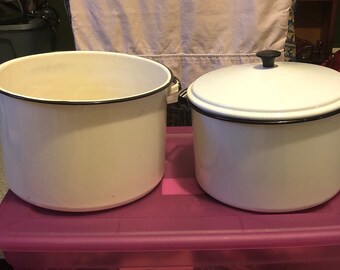 Large old enamelware set 12 quart & 10 quart with lid white with black trim circa 1950