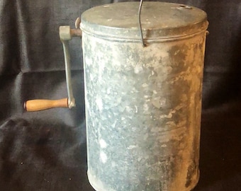 Antique Ice cream maker 4 quart galvanized tin in working order; made in USA