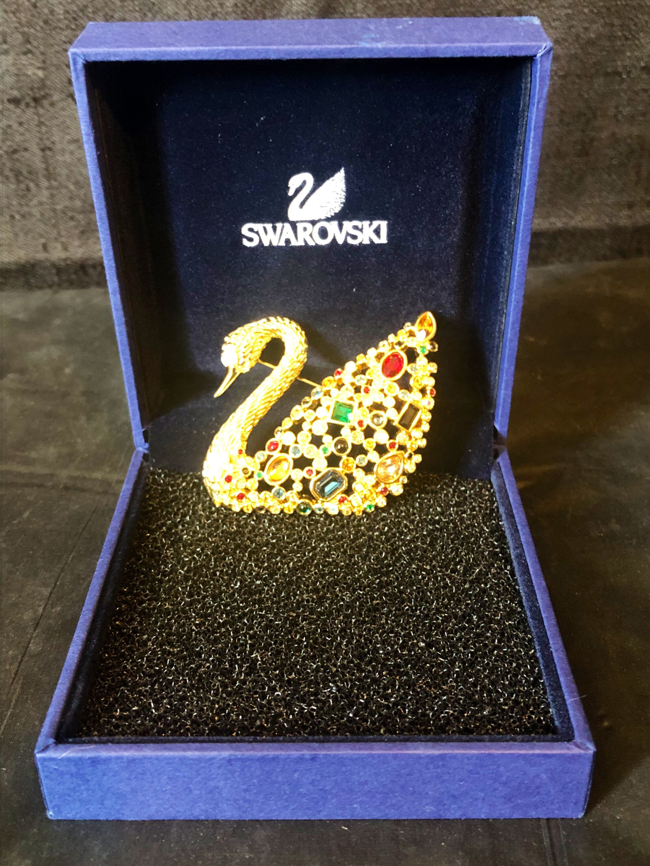 Swarovski sale swan pin