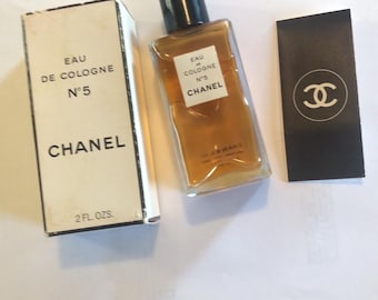 Chanel No 5 2 oz caixa original vintage, livreto e frasco por volta de 1970