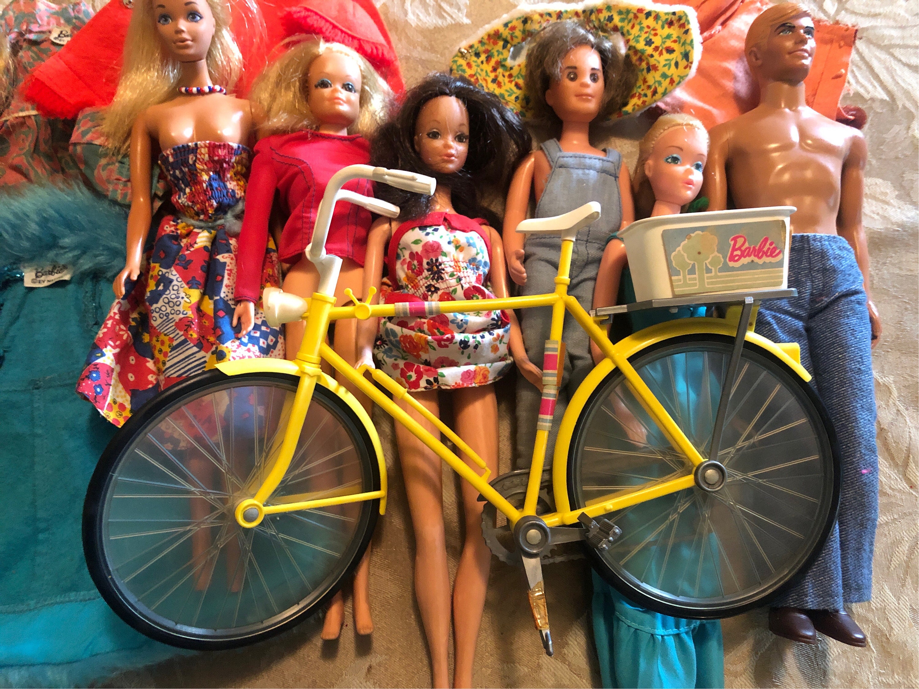  Barbie Bicycle with Basket of Flowers : Toys & Games