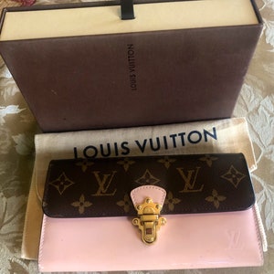 LOUIS VUITTON BAG CHARM CAN ALSO BE A BRACELET, UNBOXING