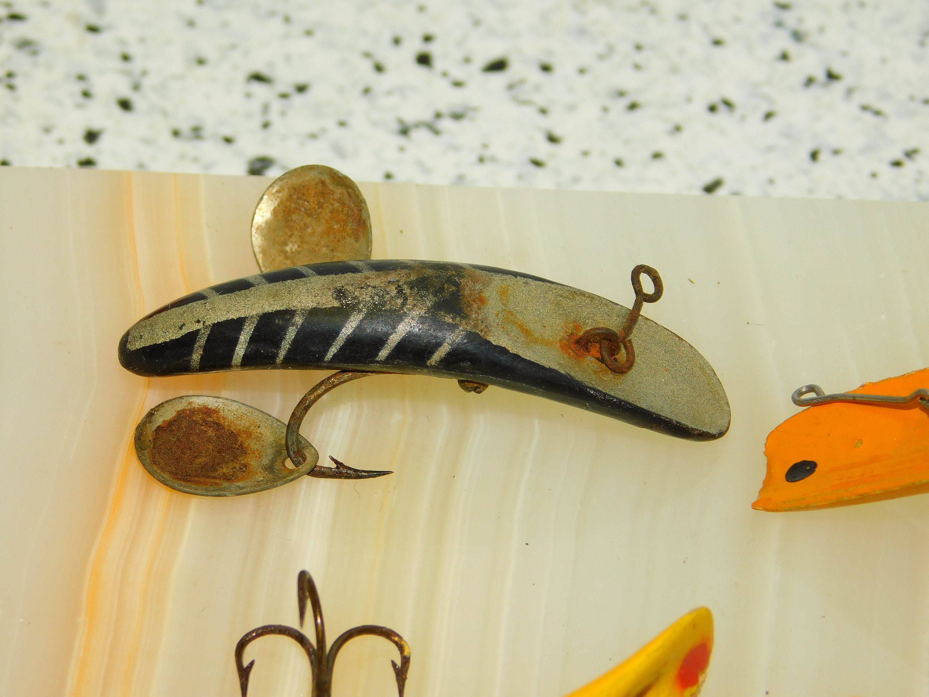 Lot Vintage Fishing Lures Helin Flatfish Fly Fishing Bait Wood Carved /  Bakelite Vintage Fishing Tackle Lot F5, F6, NO Boxes 