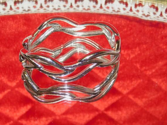 Vintage MONET Silver Tone Link Bracelet - Designe… - image 8