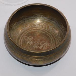 Ornate Chakra Tibetan Singing Bowl, Buddhist Kappala ~ Mantra meditation, healing and Yoga