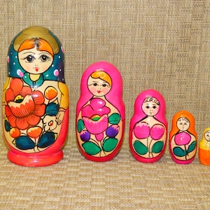 Vintage Matryoshka Wood Nesting Dolls ~ Russian Hand Painted Folk Art SIGNED by ARTIST Maydanskaya