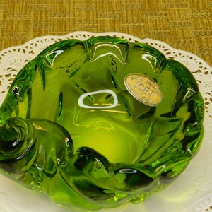 Arte Murano Glass Conch Shell Sculpture ~ Green Mid Century Seashell Ring Dish Trinket Bowl ~ Coastal Nautical Decor
