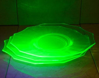 Green Uranium Glass Cambridge ~ UV Reactive Hexagon Dish 8 Sided Green Depression Glass