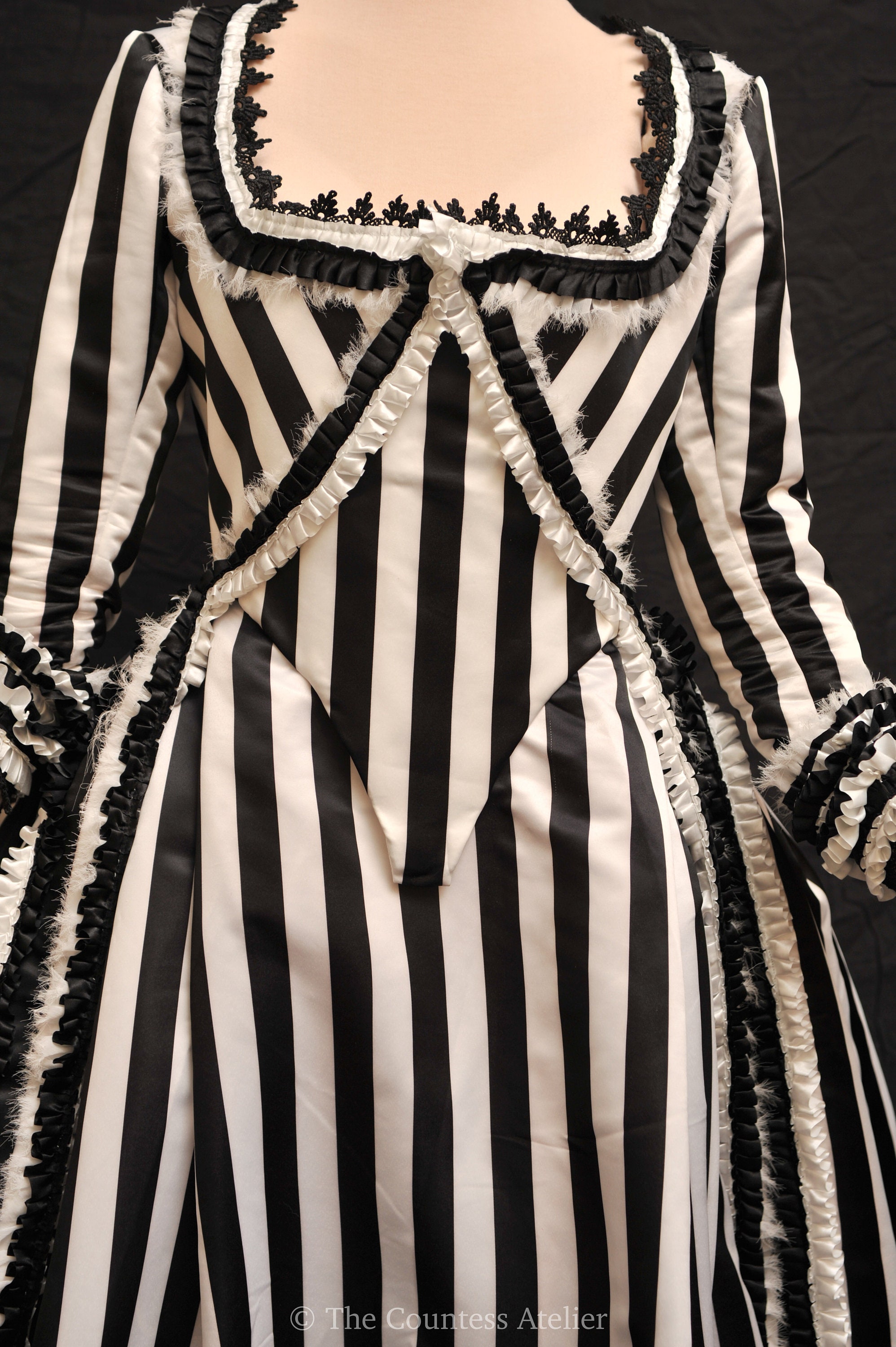 sleepy hollow black and white dress style dress18th century Plus Size Prom Dress rixo-dresses 3/4 shirred sleeves with Color:Pearl Powder
